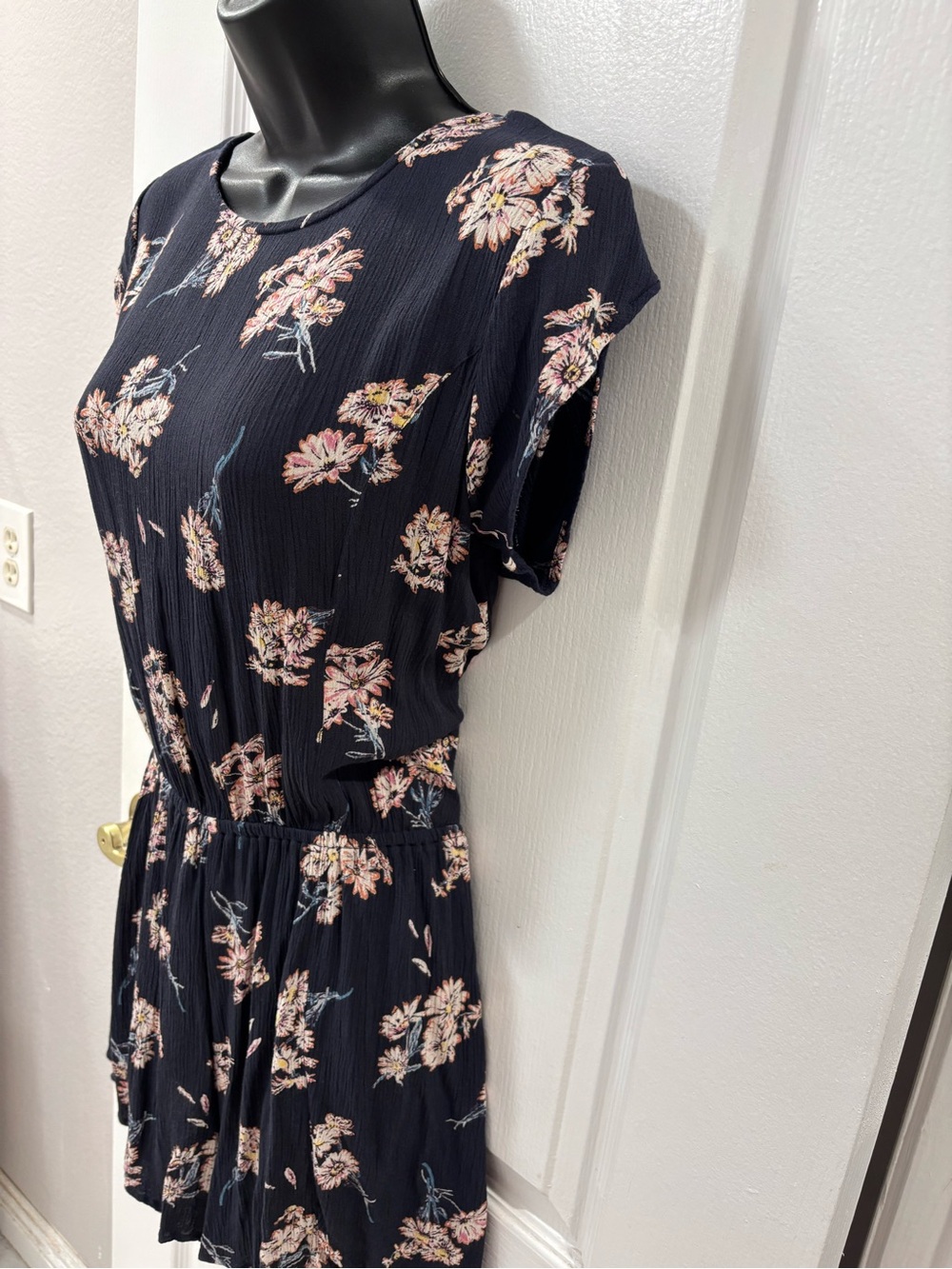 Billabong Navy Blue Romper with Pink Floral Print Lace Up Back size L Beach Swim